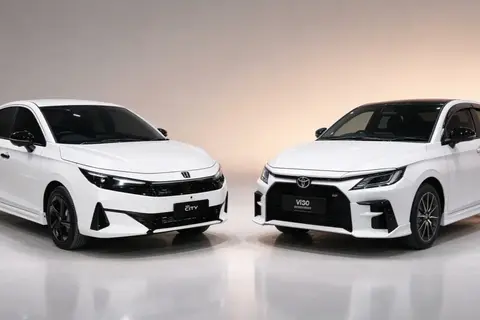 Honda City e:HEV RS vs Toyota Vios HEV GR-S: Beza Harga RM2,000, Kepuasan 253 Nm atau Kelancaran 141 Nm?