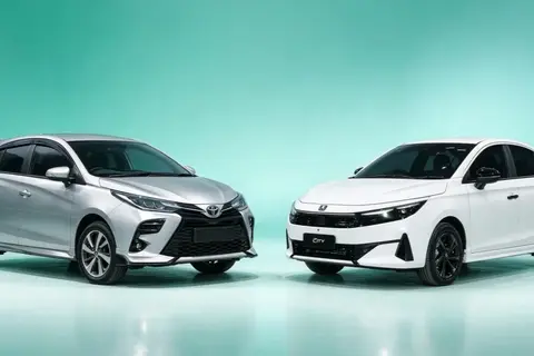 Jurang RM8,300: Toyota Yaris 1.5 G vs Honda City 1.5 RS, Dua Cara Pemanduan Berbeza di Bawah Hujan yang Sama