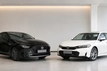 Beza Harga RM13,280: Mazda 3 Labur pada Spesifikasi, Civic Fokus pada Turbo